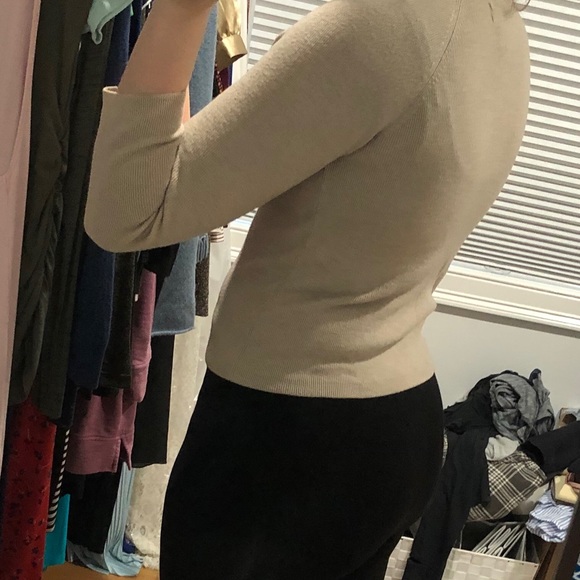 Banana Republic 100% Wool Sweater - Picture 5 of 6